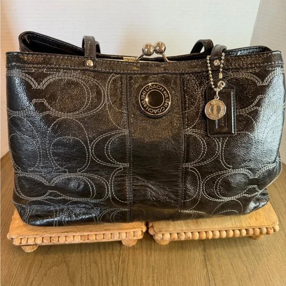 Coach F19215 Black Patent Leather Signature C Kisslock Carryall - Picture 1 of 14